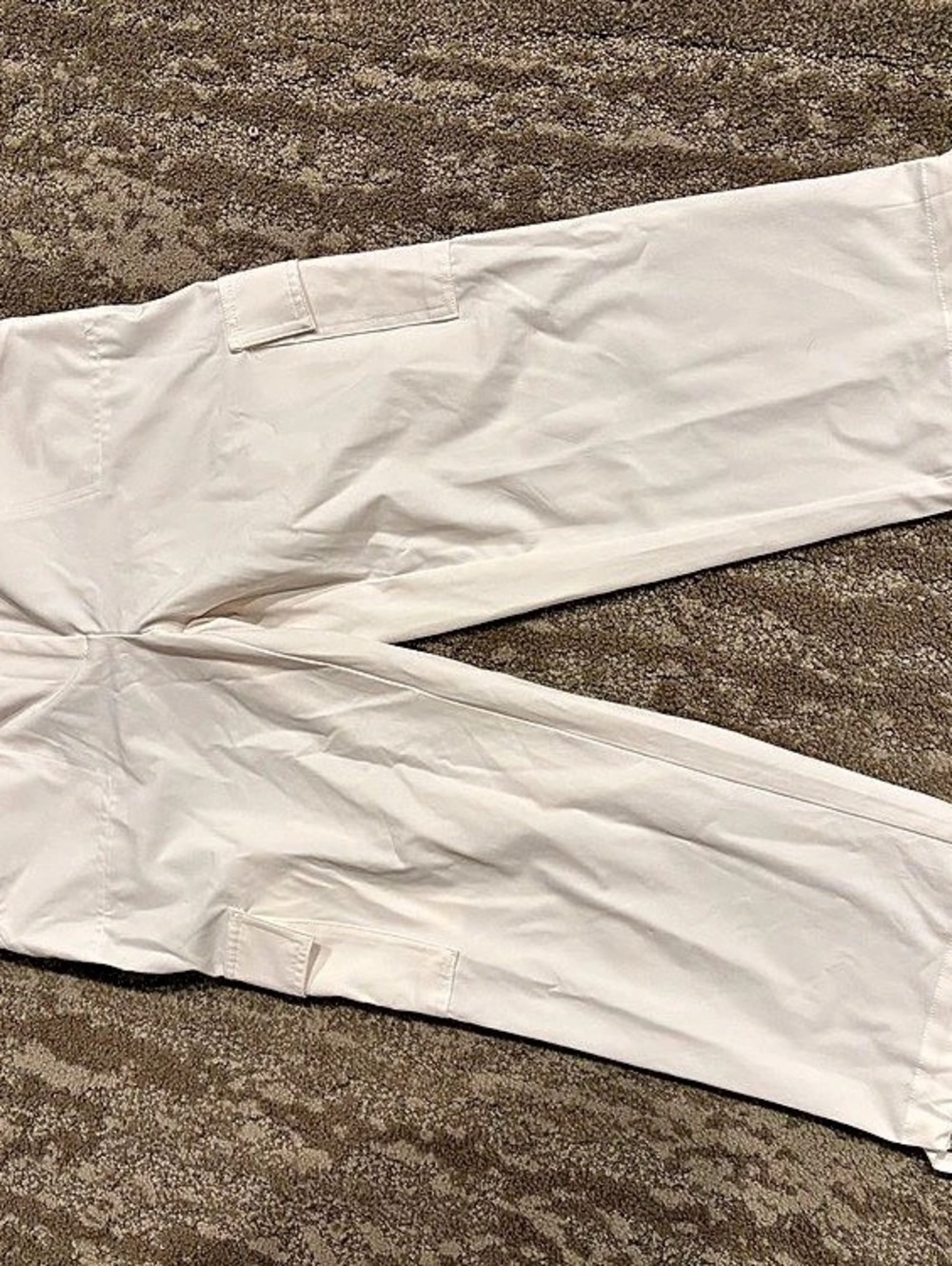Zenergy by Chicos White cargo Pants Like New